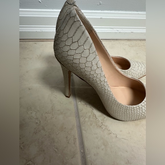Vince Camuto Heels - Picture 7 of 8